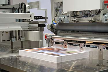 High quality wide format printing of advertising materials